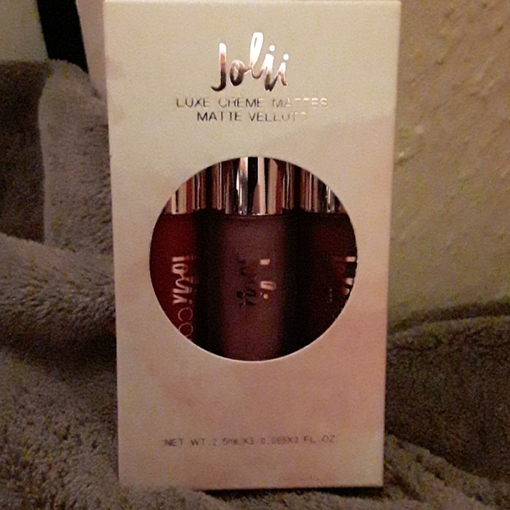 Jolii cosmetics luxe creme matte trio